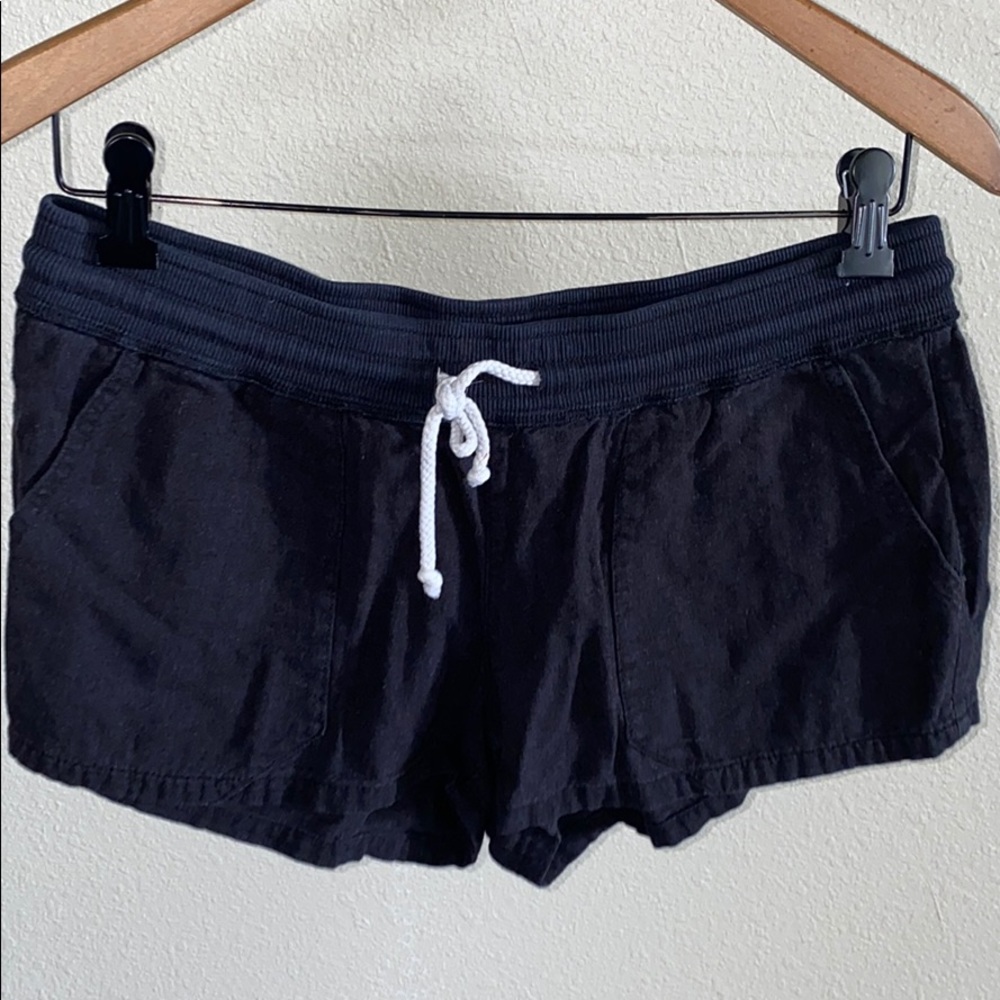 Kiss & Cry black lounge shorts size large